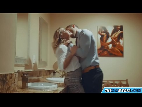 ❤️ Rehefa mamitaka anao ao amin'ny trano fidiovana ho an'ny besinimaro ny blonde be busty ❤ Anal vidéo amin'ny mg.8kpornvids.ru ❤